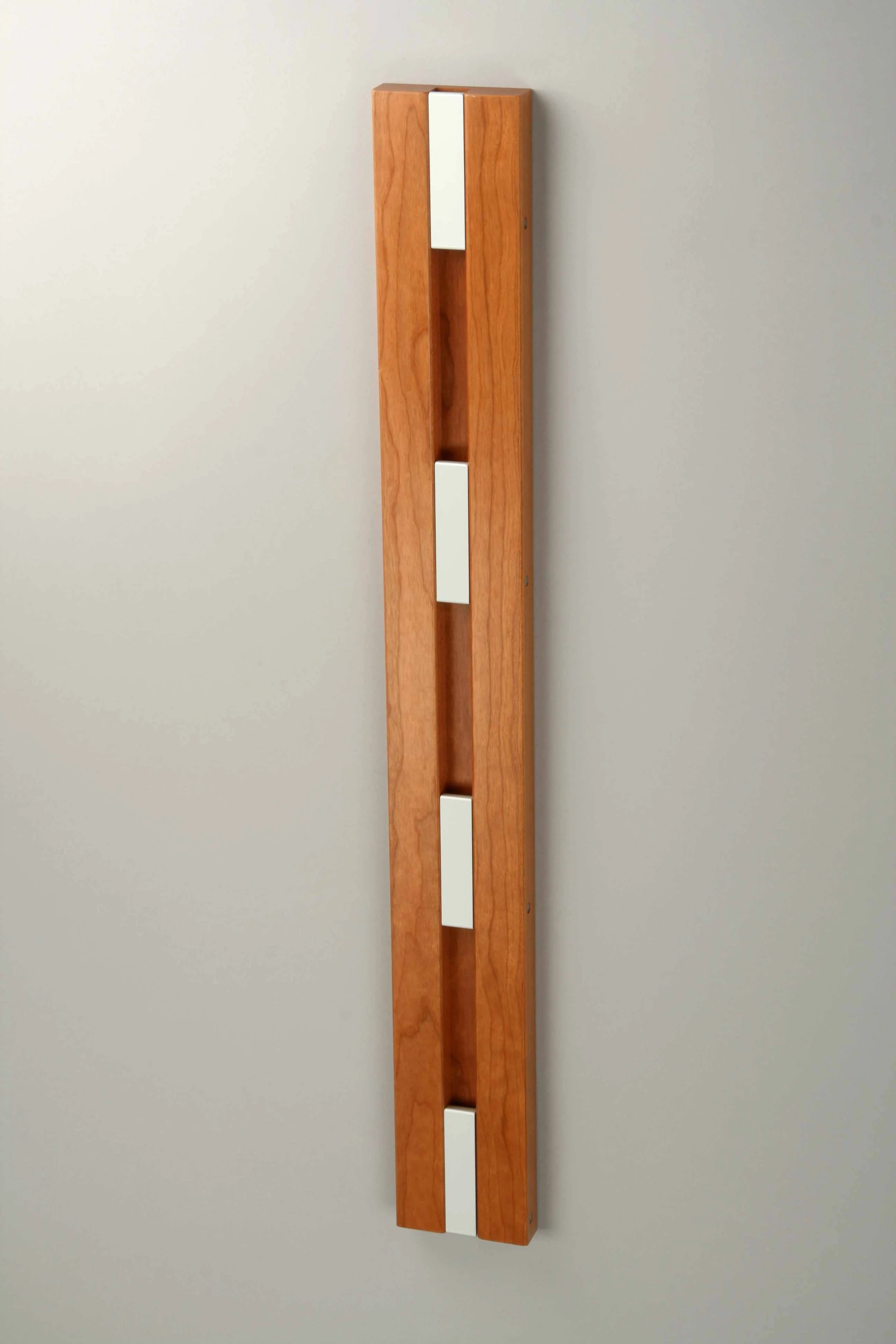 Vertical Coat Rack with 4 Wall hooks. Solid Wood. Danish Design KNAX SHOP